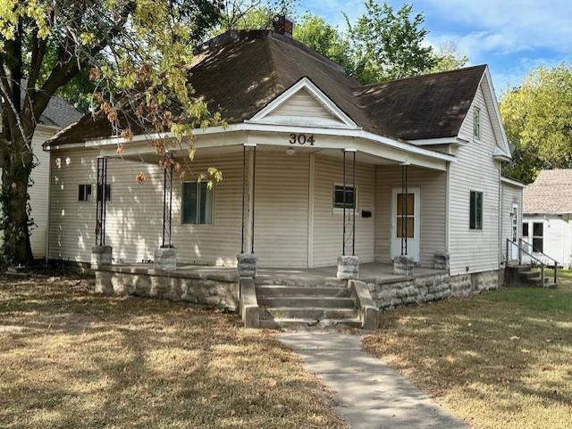 Adams St, Nevada, MO 64772