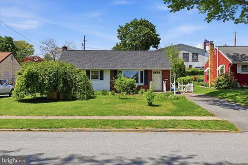 655 N Mount Joy St, ELIZABETHTOWN, PA, 17022-1346 | Card Image