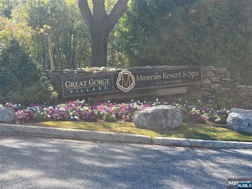 1 Gray Rock, Vernon, NJ, 07462 | Card Image