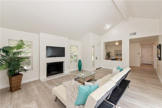 10 Windsong, Condo with 3 bedrooms, 2 bathrooms and 2 parking in Irvine CA | Image 4