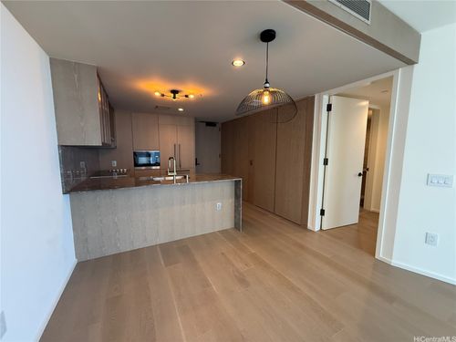 2207-1000 Auahi Street, Honolulu, HI, 96814 | Card Image