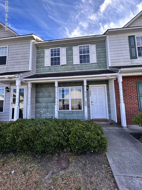 202 Streamwood Dr, Jacksonville, NC, 28546-8357 | Card Image