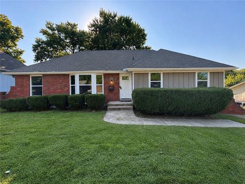 7504 Overton Dr, Raytown, MO, 64138-1721 | Card Image