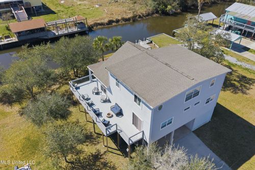 5015 1st Ave, Bay Saint Louis, MS, 39520-7366 | Card Image