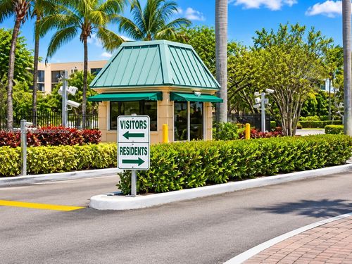 218-8540 Sw 133rd Avenue Rd, Miami, FL, 33183-4532 | Card Image