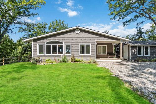 4606 Lakeside St, Town Of Plympton Wyoming, ON, N0N1J6 | Card Image