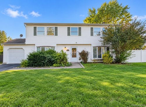 4 Rustic Ave, Brookhaven, NY, 11763 | Card Image