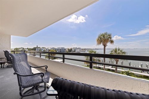 302e-5700 Mariner St, TAMPA, FL, 33609-3459 | Card Image