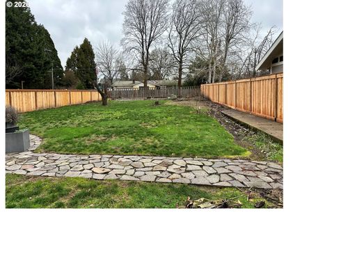 695 Se Century Blvd, Hillsboro, OR, 97123-7619 | Card Image