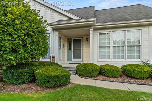 39538 Village Run Dr, Northville, MI, 48168-3480 | Card Image