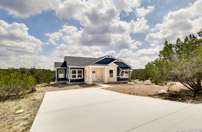 627 Indian Trl, House other with 3 bedrooms, 2 bathrooms and null parking in Spring Branch TX | Image 1