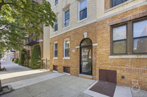 30-19 33rd St, Astoria, NY, 11102-1469 | Card Image