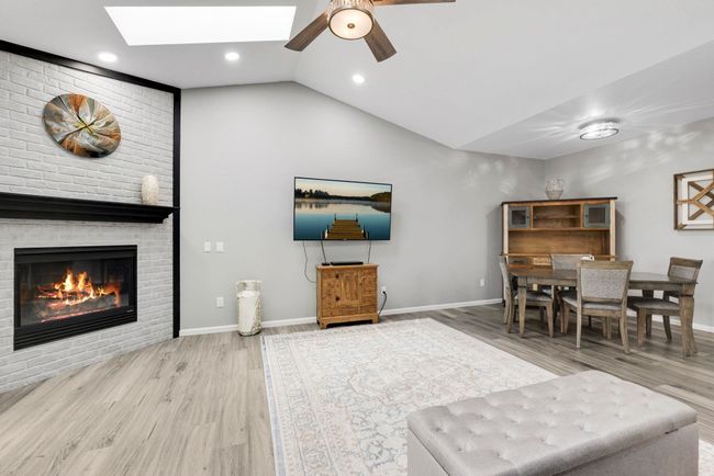 105 Community Dr, Condo with 3 bedrooms, 3 bathrooms and null parking in FALL RIVER WI | Image 13