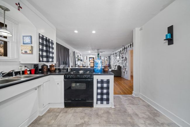 407 Edwards Blvd, House other with 2 bedrooms, 1 bathrooms and 2 parking in Big Spring TX | Image 10