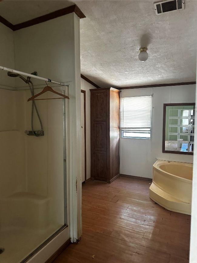 203 River Oaks Dr, House other with 3 bedrooms, 2 bathrooms and 7 parking in Cedar Creek TX | Image 11