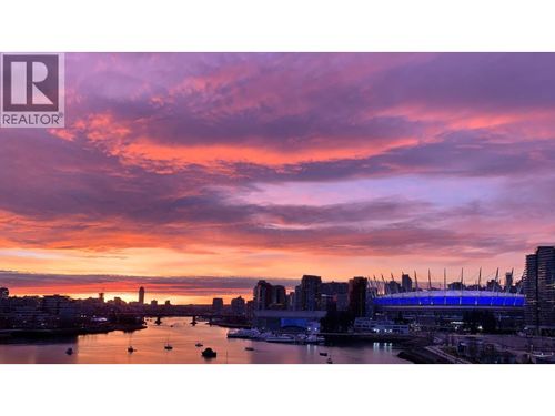 806-1088 Quebec Street, Vancouver, BC, V6A4H2 | Card Image