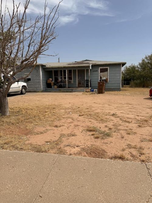 1305 Grafa St, Big Spring, TX, 79720-5114 | Card Image