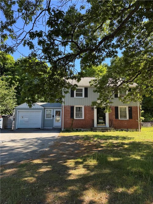 199 Main Ave, Warwick, RI, 02886-3632 | Card Image