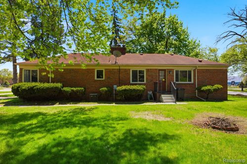 35564 Schoolcraft Rd, Livonia, MI, 48150-1214 | Card Image
