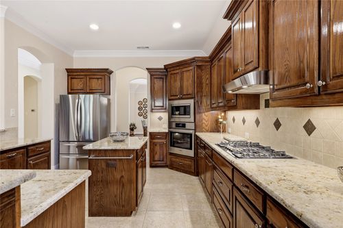 5931 Crescent Ln, Colleyville, TX, 76034-7635 | Card Image