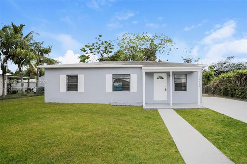 14640 Tyler St, Miami, FL, 33176-7542 | Card Image