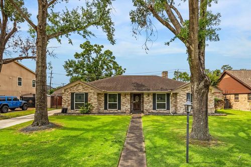 2415 W T C Jester Blvd, Houston, TX, 77008-1312 | Card Image