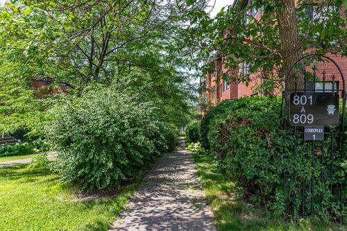1-801 Rue Gameroff, Montréal, QC, H8T3R7 | Card Image