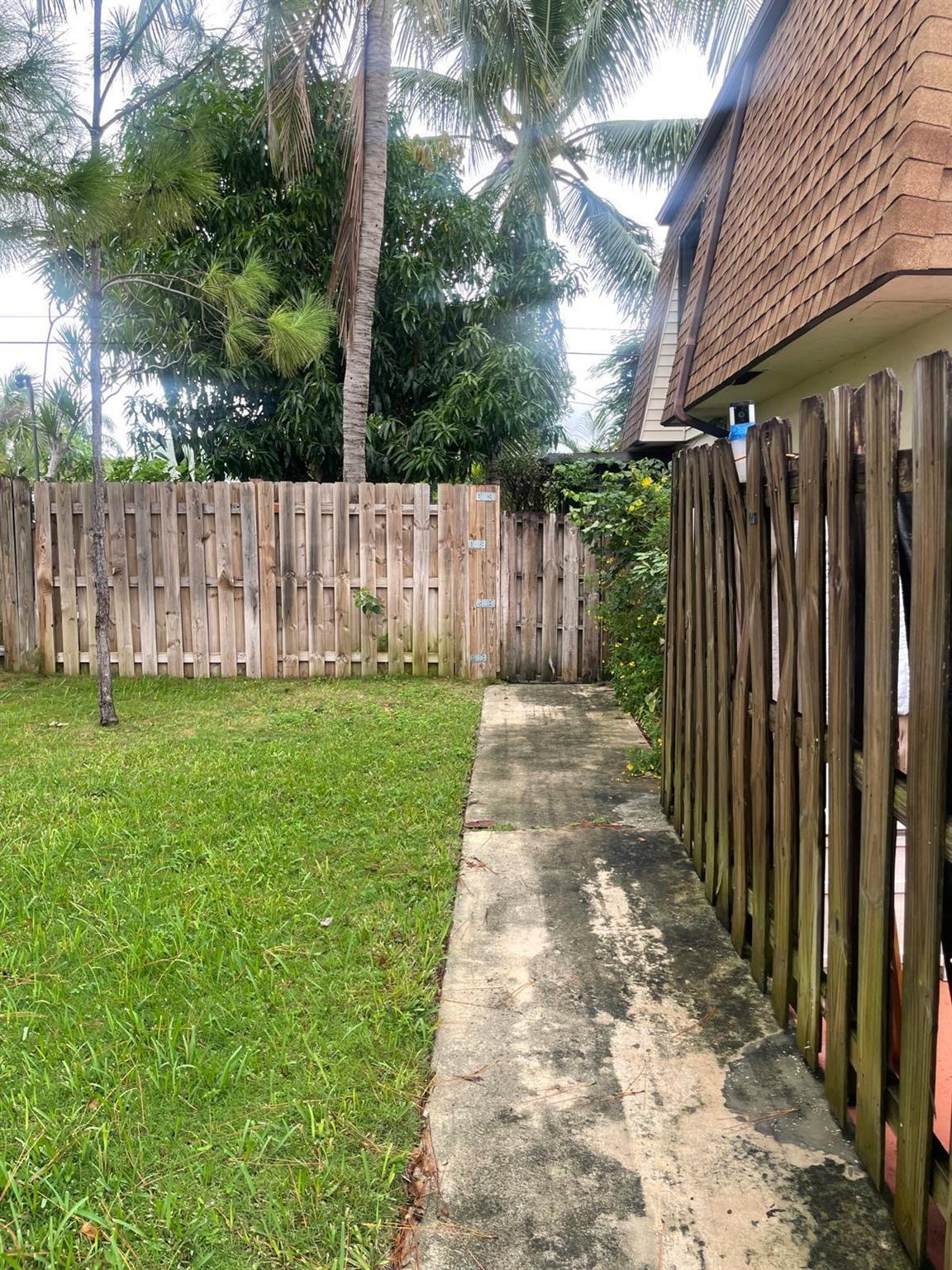 Ocean Ave, Lantana, FL 33462