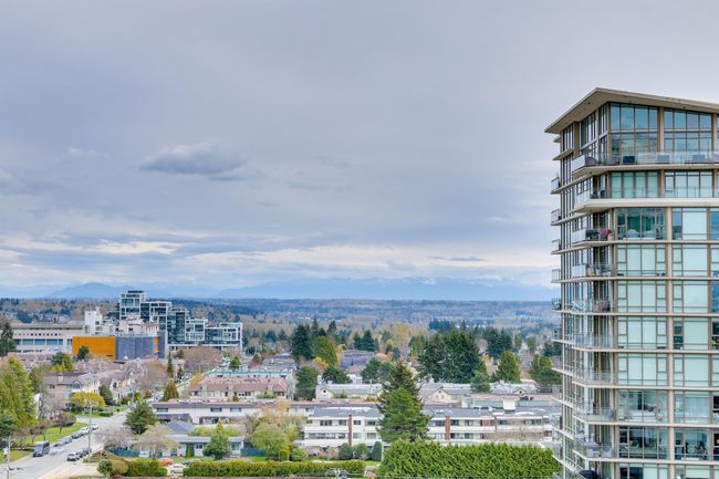 1106 - 1473 Johnston Road, Condo with 2 bedrooms, 2 bathrooms and 1 parking in White Rock BC | Image 30