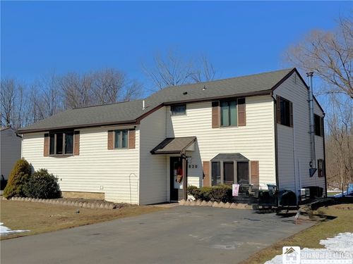 820 Beach Rd, Angola, NY, 14006-9756 | Card Image