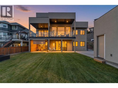 1872 Tolima Court, House with 6 bedrooms, 4 bathrooms and 4 parking in Kamloops BC | Card Image
