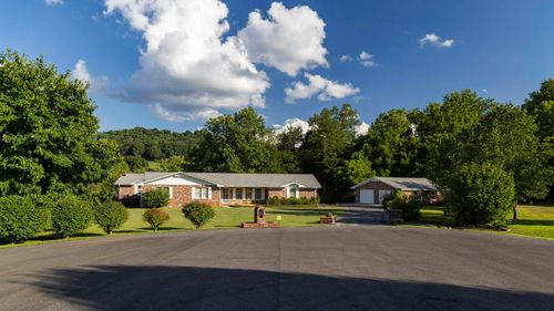 532 Nob Hill Dr, Sparta, TN, 38583-1440 | Card Image