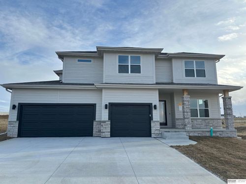 10305 Prospect St, Papillion, NE, 68046-5977 | Card Image