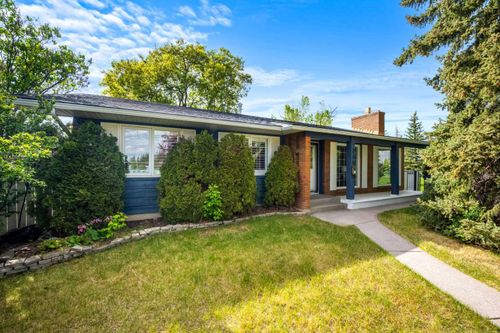 235 Lake Rosen Cres Se, Calgary, AB, T2J3L9 | Card Image
