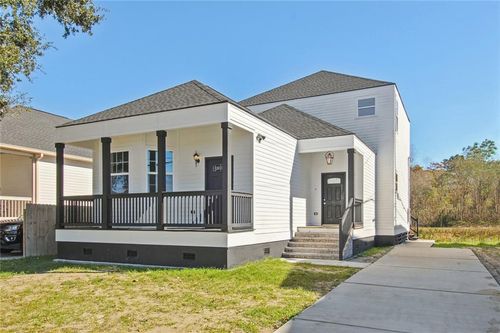 424 Cougar Dr, Arabi, LA, 70032-2005 | Card Image