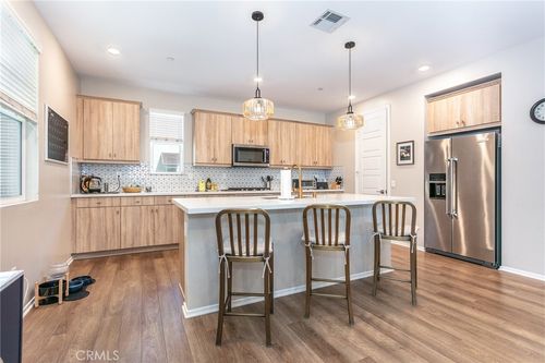 603 Daniel Freeman Cir, Inglewood, CA, 90301-4146 | Card Image