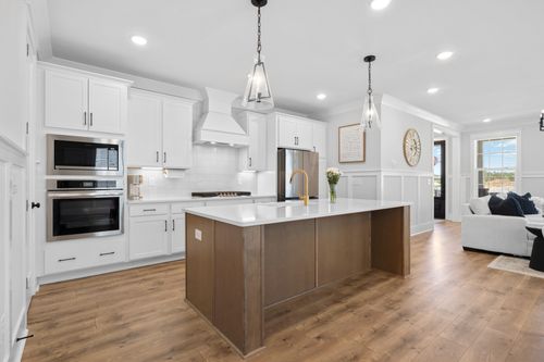 1043 Braidwood Ln, Franklin, TN, 37064-4399 | Card Image