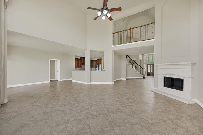 13617 Fountain Mist Dr, House other with 5 bedrooms, 5 bathrooms and 3 parking in Pearland TX | Image 13