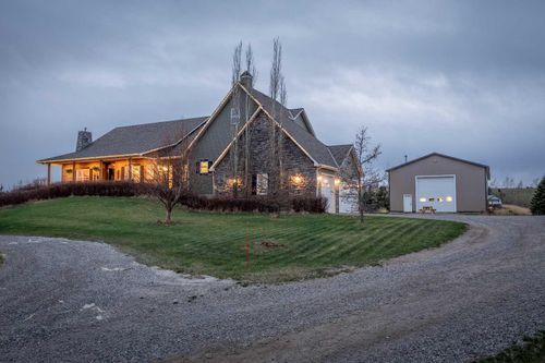 387200 2 Street W, Rural Foothills County, AB, T1S1A2 | Card Image