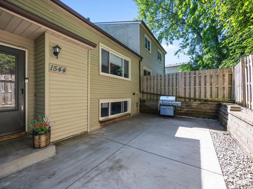 1544 Greenwood Ct N, Eagan, MN, 55122-1306 | Card Image