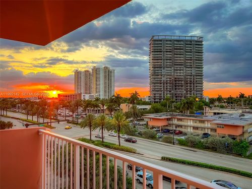 605-2200 E Hallandale Beach Blvd, Hallandale Beach, FL, 33009-3780 | Card Image
