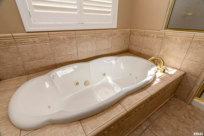 1511 Chart Hills Dr, House other with 4 bedrooms, 4 bathrooms and null parking in Marion IL | Image 26