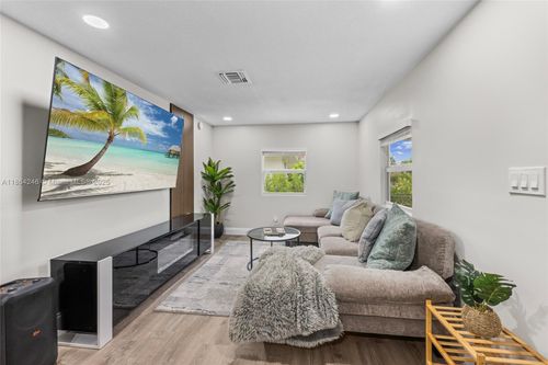 st-6674 4th St, Jupiter, FL, 33458-3815 | Card Image