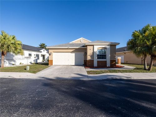 200 W Riverbend Dr, Sunrise, FL, 33326-2218 | Card Image