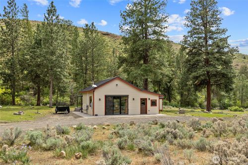 6750 Secret Canyon Rd, Ellensburg, WA, 98926-7749 | Card Image