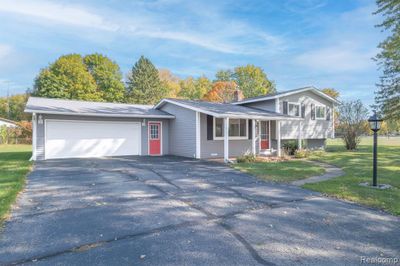 5252 Maple Avenue, Home with 3 bedrooms, 1 bathrooms and null parking in Swartz Creek MI | Image 3