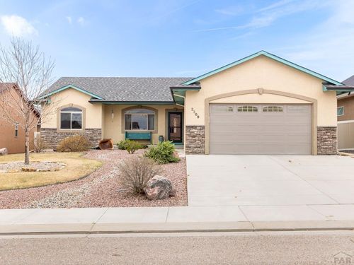 2309 Meadowlark Ln, Pueblo, CO, 81008-2261 | Card Image