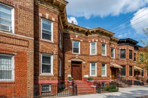 7520 64th Pl, Glendale, NY, 11385-6174 | Card Image