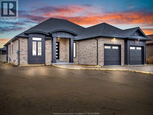 61 Hilton Crt, Amherstburg, ON, N9V0A8 | Card Image
