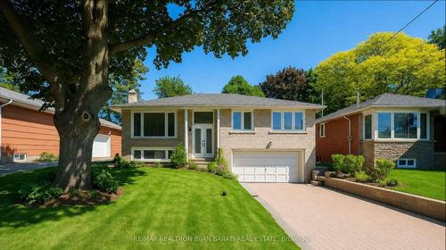 33 Sumner Heights Dr, North York, ON, M2K1Y2 | Card Image